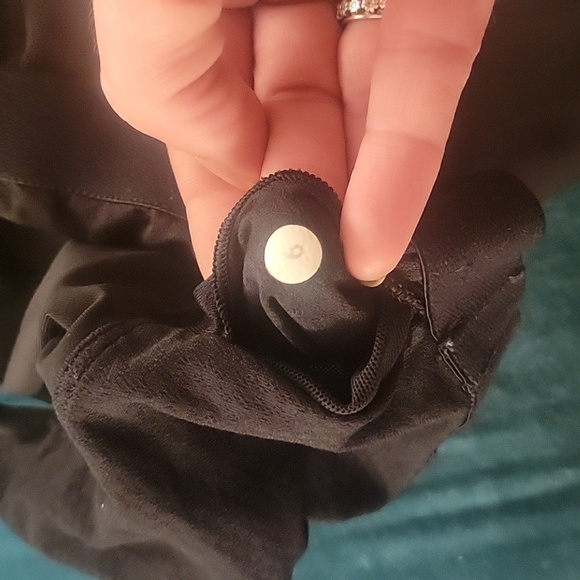 Lululemon Black Aria II Scoop Back Yoga Workout Tank Size 6 - Picture 6 of 10